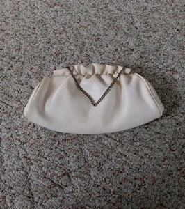 Vintage 60er Leder Clutch Abendtasche Sachelverschluss weiß Handtasche Kettenhenkel - Bild 1 von 9