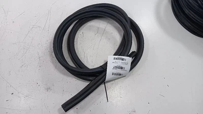 Уплотнение косяка двери переднего правого пассажира Ford Taurus 2013 2014 2015 2016 - Изображение 1 из 4