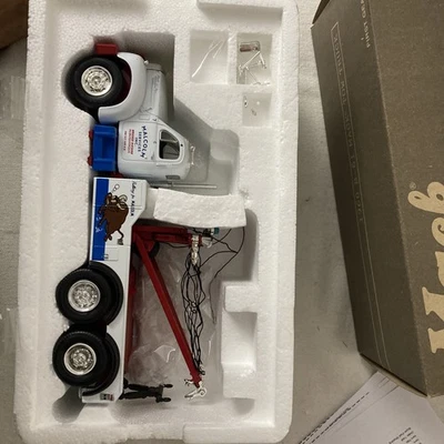 1960 MACK B-61 TOW TRUCK 1ST GEAR 1/34 SCALE DIECAST - Image 1 of 4