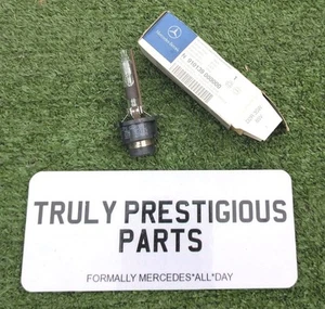 Genuine Mercedes Xenon Headlight Lamp Bulb 35W Philips D2R N910139000000 W463 SL - Picture 1 of 5