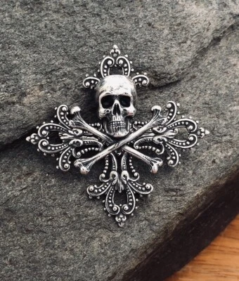 Broche prendedor calavera huesos cruzados, plata, pirata gótico Halloween sombrero prendedor, steampunk Foto 1 de 4