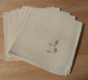 Estate Sale Find = 6 Embroidered Linen Napkins = 14" x 14" - Picture 1 of 2