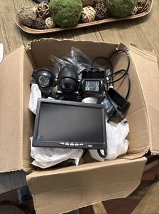Rv Security Camera Kit with 7” screen and 4 cameras - Picture 1 of 3