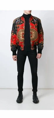 Chaqueta de bombardero azteca reversible Givenchy para hombre. 54/44. $3150 Foto 1 de 4