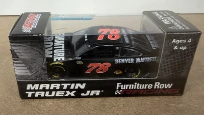 Martin Truex Jr. #78 2015 fila de muebles NASCAR 1:64 diecast Foto 1 de 2