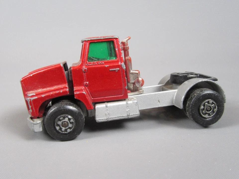 D745 Vintage 1973 Matchbox K-18 UK Ford Lts Series Tractor Red Superkings - Image 1 of 4