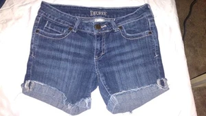 Women's Size 7 Distressed Blue Jean DECREE Shorts! In Excellent Condition! CUTE - Picture 1 of 9