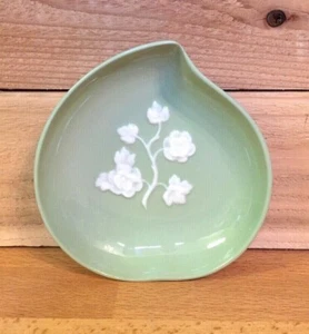 Vtg Lennox Green Jade Color Porcelain Trinket Tray Rose Pattern Teardrop Shape - Picture 1 of 6