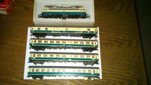 FLEISCHMANN HO E-LOK 110 + 4 PERSONENWAGEN - Bild 1 von 14