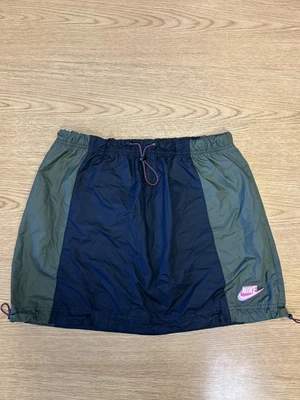 Nike Icon Clash Women's Woven Colorblock  Skirt Medium Green Black Pockets NWOT - Image 1 of 4
