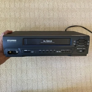 Sylvania 6240VB VCR/ VHS Player DA-4 Head NOT Fully Functional REMOTE DOES WORK - Picture 1 of 17