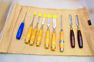 Wood chisels in canvas roll, 10 pieces inc. Crown Tools & Mifer - Picture 1 of 16
