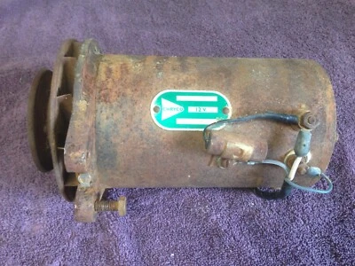 Generador Mopar Plymouth Chryco 1958-64 vintage 12 voltios 318 bloque ancho 1961 fabricante de equipos originales Foto 1 de 4