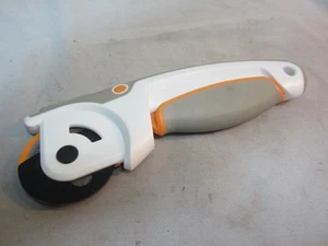 Taglierina rotativa Fiskars 45 mm - Foto 1 di 2