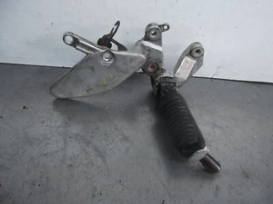 YAMAHA YZF1000 THUNDERACE RIGHT-HAND FRONT FOOTREST + HANGER - Picture 1 of 2
