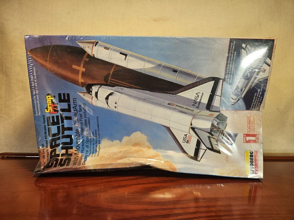 Lindberg Snap Fit Space Shuttle Moveable Kit No. 72565
