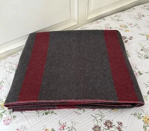 Vintage Grey / Red Stripe Wool Single Blanket 190 cm x 160 cm Camping Cutter - Picture 1 of 14