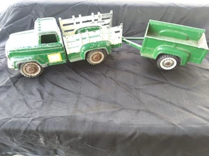 Vintage 1960’s Hubley Mighty Metal Stake Truck And Trailer No. 800 - Picture 1 of 14