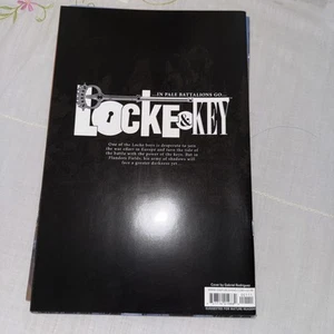 Locke & Key in Pale Battalions Go #1 Cover A Joe Hill IDW - Bild 1 von 1