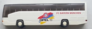 FC BAYERN MÜNCHEN Clubbus 1994 Mercedes-Benz 0 404 RHD Wiking 714/3 neu - Bild 1 von 7