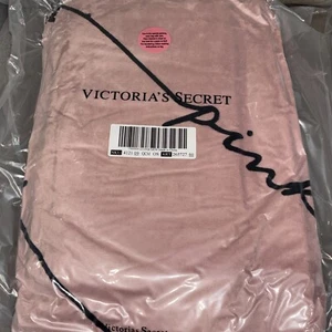 Victoria's Secret Pink Script Sherpa Blanket Black Logo 50” x 60” New - Picture 1 of 4