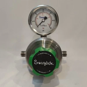 SWAGELOK Stainless Steel KLF1DJC412A20000 0-60 PSI, 500 PSIG 1/4 FNPT Regulator - Picture 1 of 6
