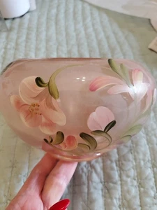 Fenton Glass Hand Painted Baroque Floral Pink Sunset Stretch Rose Bowl Signed 🥣 - Picture 1 of 13