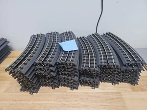 MTH REAL TRAX 0-42"CURVE TRACK , 44 PIECES  - Picture 1 of 8