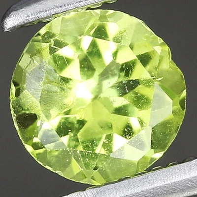 0.5ct t.w 5.1mm Round Natural Unheated Untreated Green Peridot, Myanmar - Image 1 of 4