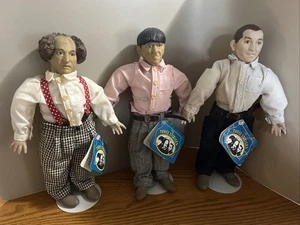 Vintage 1988 Hamilton presenta CURLY LARRY MOE tre 3 tirapiedi bambola set con supporti - Foto 1 di 2