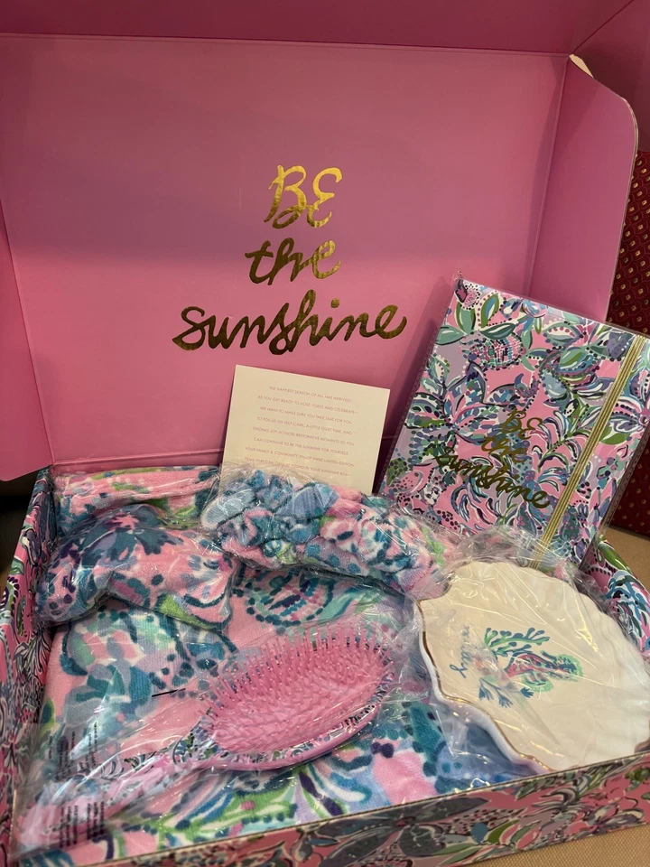 Lilly Pulitzer Be the Sunshine Bath Gift Box Set  - Image 1 of 4