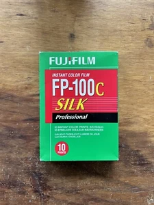 FUJIFILM FP-100C SILK 2014-11 - Picture 1 of 2