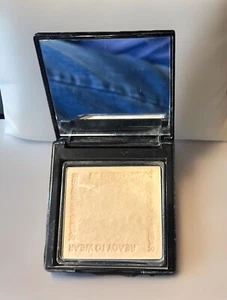 Ready To Wear HydraSkin Moisturizing Perfecting Powder Medium 0.32 oz/9 g - Picture 1 of 3