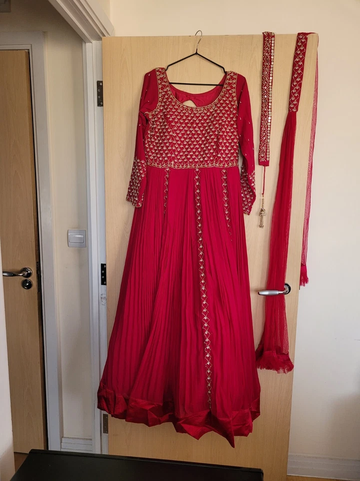 Beautiful Asian Ladies Indian Wedding/Bridal Party Dress (Pink)  - Image 1 of 1