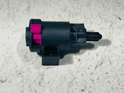 09-12 Audi Q5 Brake Light Lamp Pedal Stop Sensor Switch OEM 914689963B - Image 1 of 4