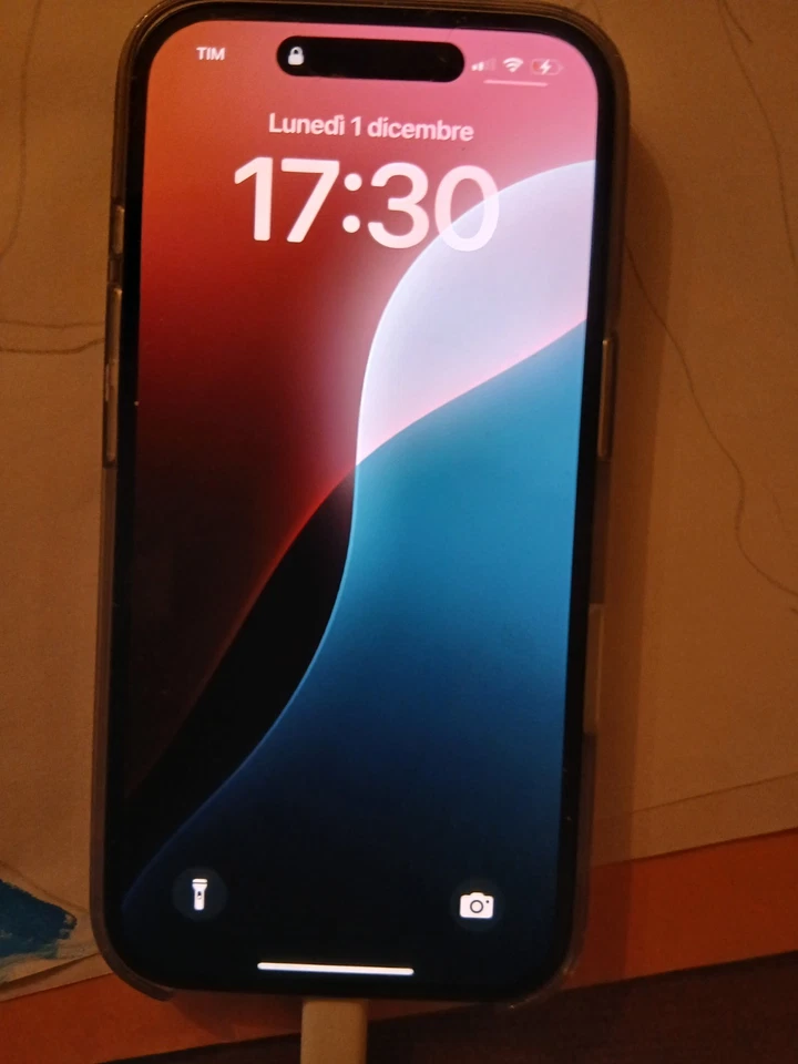 Apple iPhone 16 - 128GB - nero (TIM) A2221 (GSM) - Immagine 1 di 1