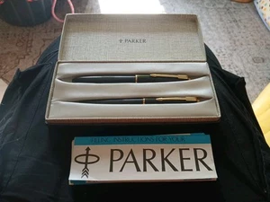 A Boxed Parker 71 Fountain Pen (14ct Gold Nib) and Propelling Pencil duo. - Picture 1 of 8