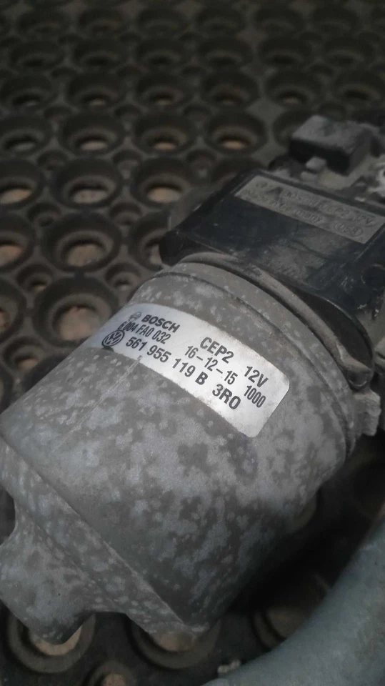 Motor limpiaparabrisas usado se adapta a: Volkswagen Passat 2017 incluye grado de acoplamiento Foto 1 de 4