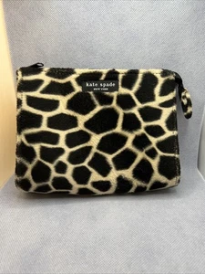 Kate Spade NY kleine Clutch Handtasche Giraffe Animal Print schwarz weiß Kunstfell - Bild 1 von 7