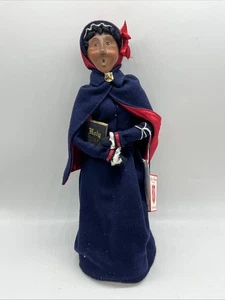 Byers Choice Caroler Ejército de Salvación Mujer Afroamericana Sosteniendo Biblia 1999 - Imagen 1 de 7
