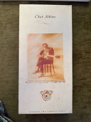 CHET ATKINS: 2 CD Box Set w/Booklet THE RCA YEARS 1947-1981 Long Box Set - Imagem 1 de 4