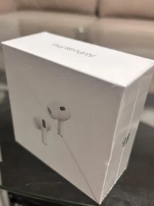 Apple AirPods Pro 2ème génération avec étui de chargement sans fil MagSafe - Blanc - Photo 1 sur 2