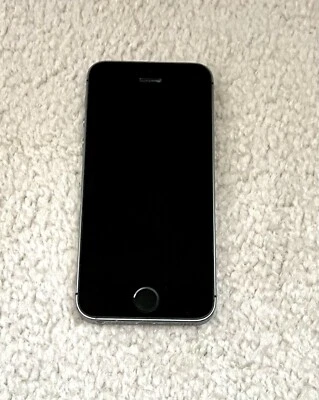  Apple iPhone 5s GSM modelo A1533 preto/cinza                      - Imagem 1 de 4