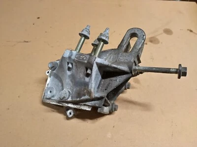 FORD FIESTA MK6 02-08 1.25, 1.4 16v RIGHT SIDE ENGINE BRACKET MOUNT 98MM6F001A1A - Image 1 of 4