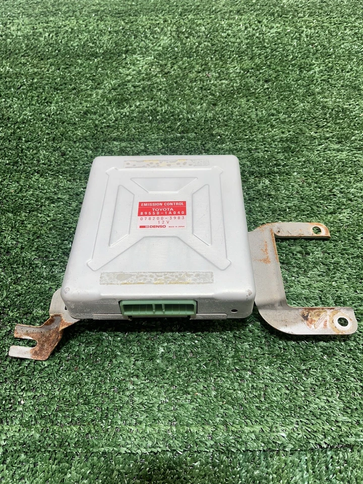 Módulo de control de emisiones Toyota Corolla 1988-1990 89550-1A040 Foto 1 de 2