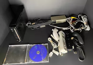 Nintendo Wii Konsole Schwarz RVL-001 mit 2 Wiimotes + Kabel + 1 Spiel - Bild 1 von 18