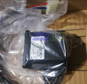 ONE   AC SERVO MOTOR SGMPH-01BAA41 SGMPH01BAA41 NEW #A6-43 - Bild 1 von 4