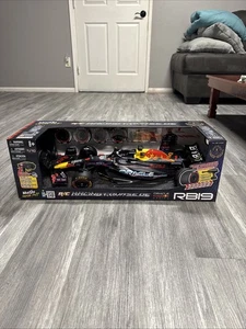 Maisto RC Formel 1 Red Bull Racing RB19 Max Verstappen #1 Maßstab 1:10 - Bild 1 von 10