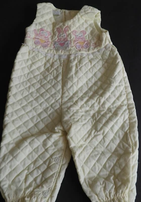 Винтажный детский стеганый комбинезон из 1 предмета желтый пастельный вагон для животных поезд 3–6 м - Изображение 1 из 4