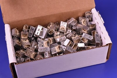 (100) Conectores de montaje en placa Samtec RJ-45 ASP-126062-01 Foto 1 de 4